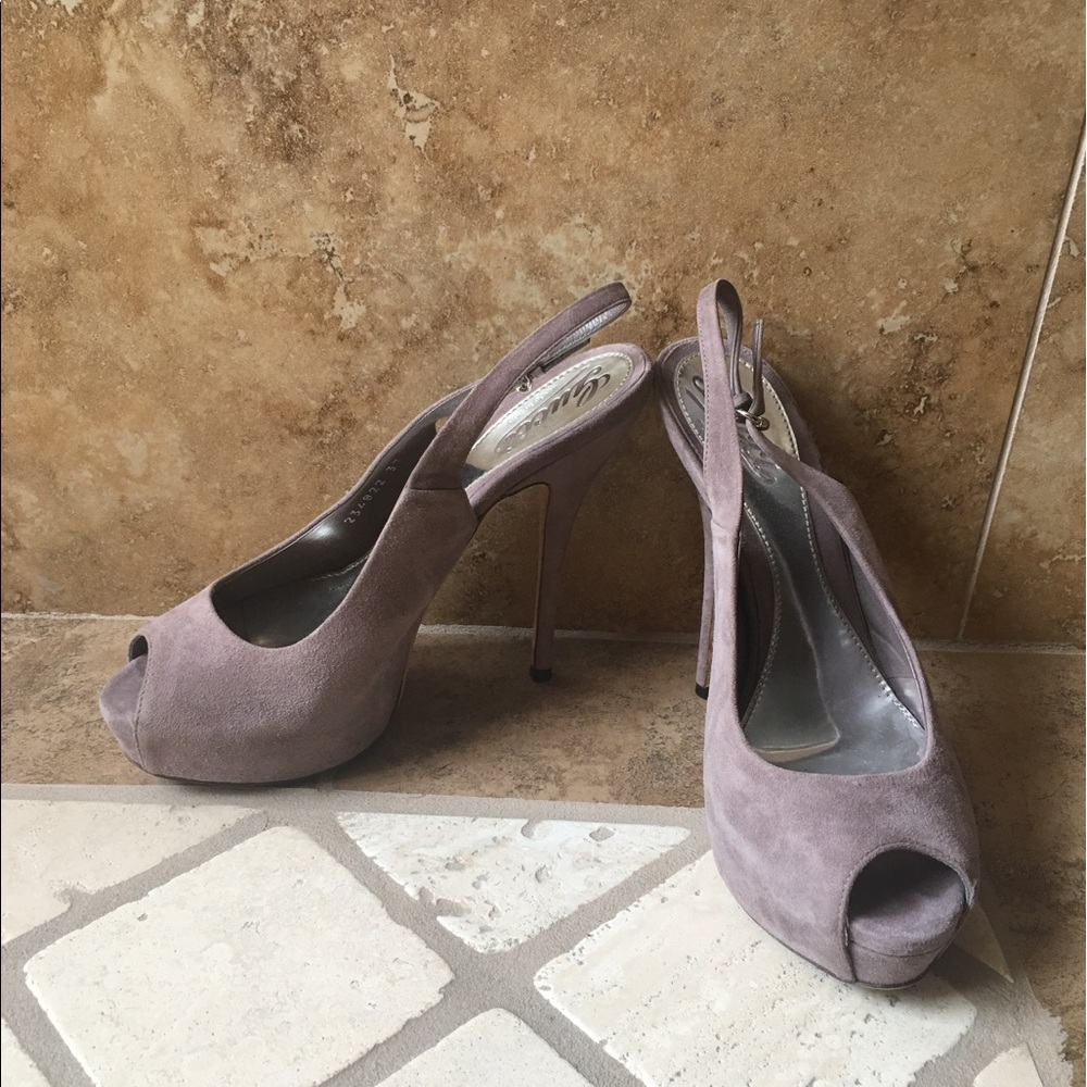SOLD Gucci prep-toe slingback pump